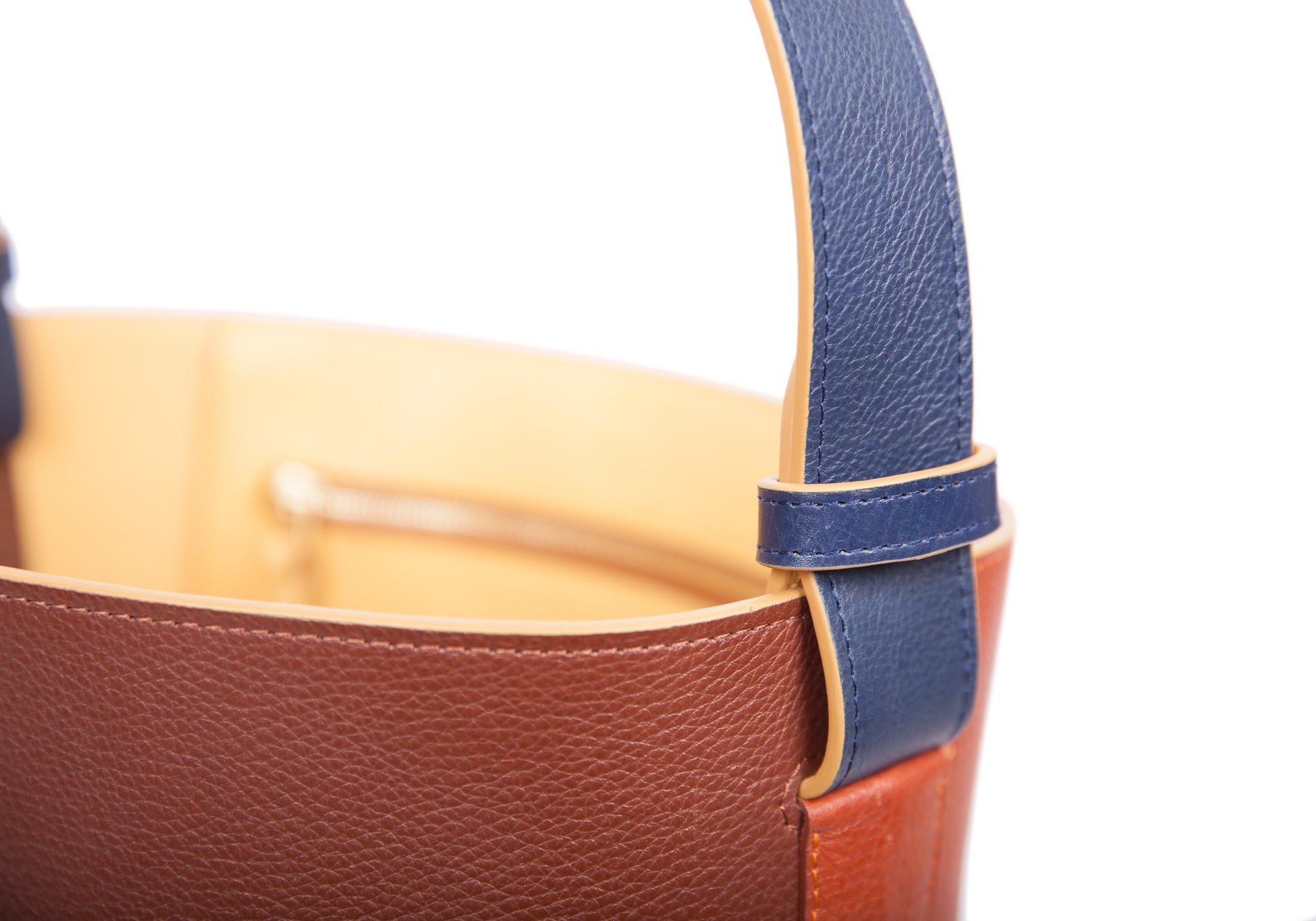 Leather Bucket Shoulder Bag Chestnut-Saddle Tan