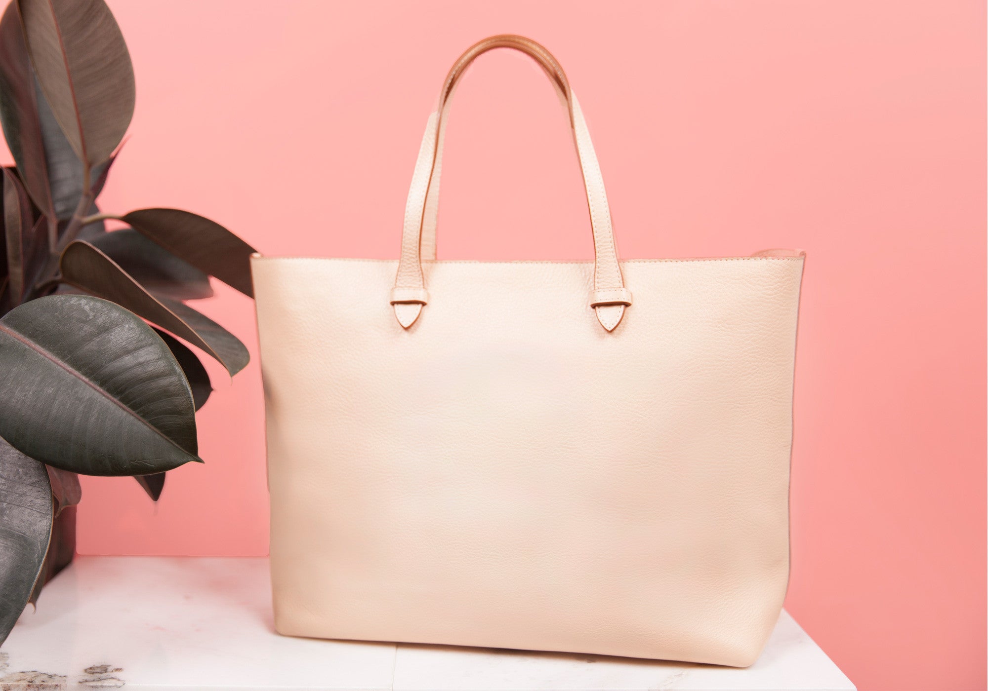 No. 12 Leather Tote Lifestyle