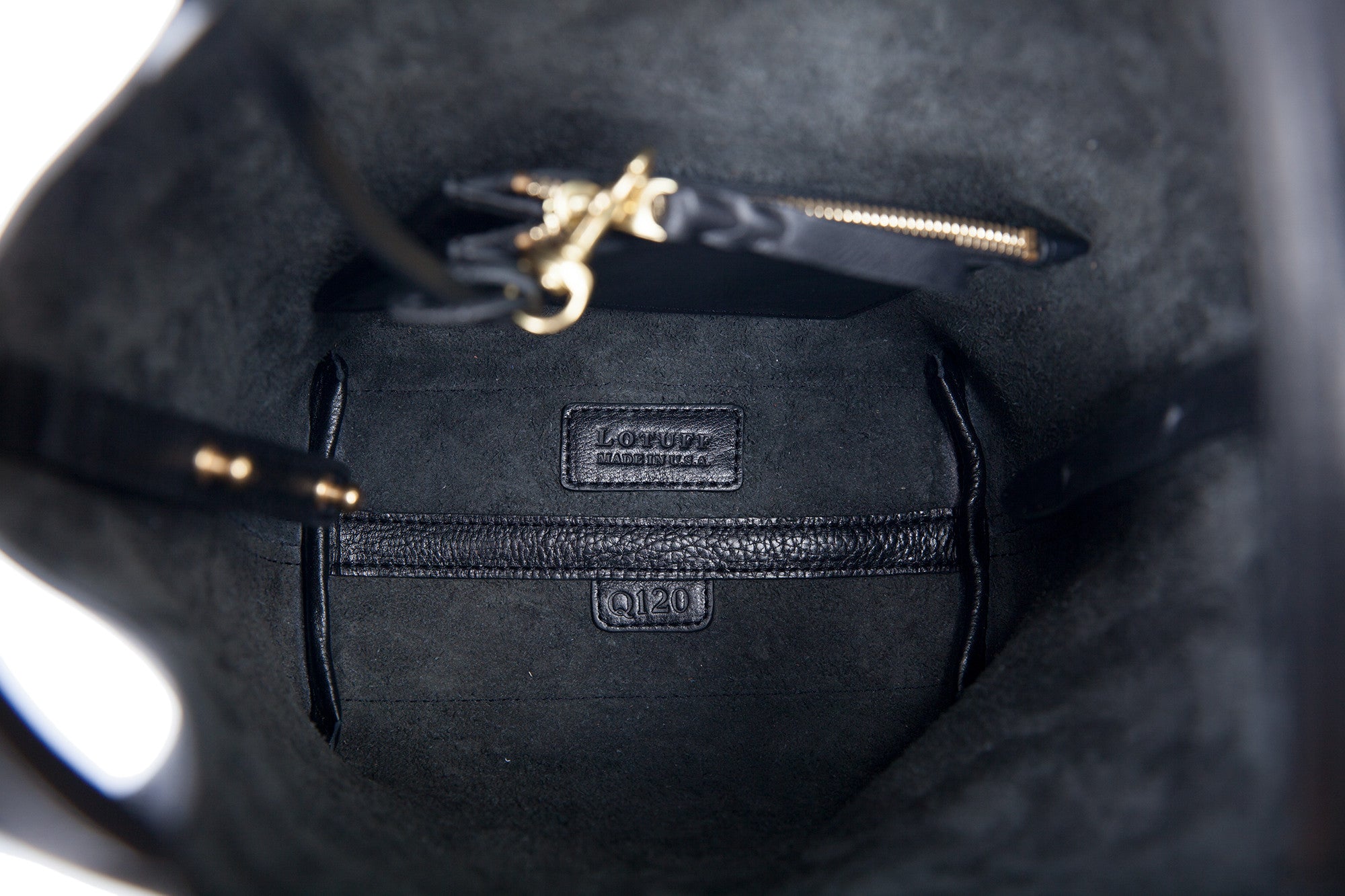 Inner Leather Pocket of The One-Piece Bag Black
