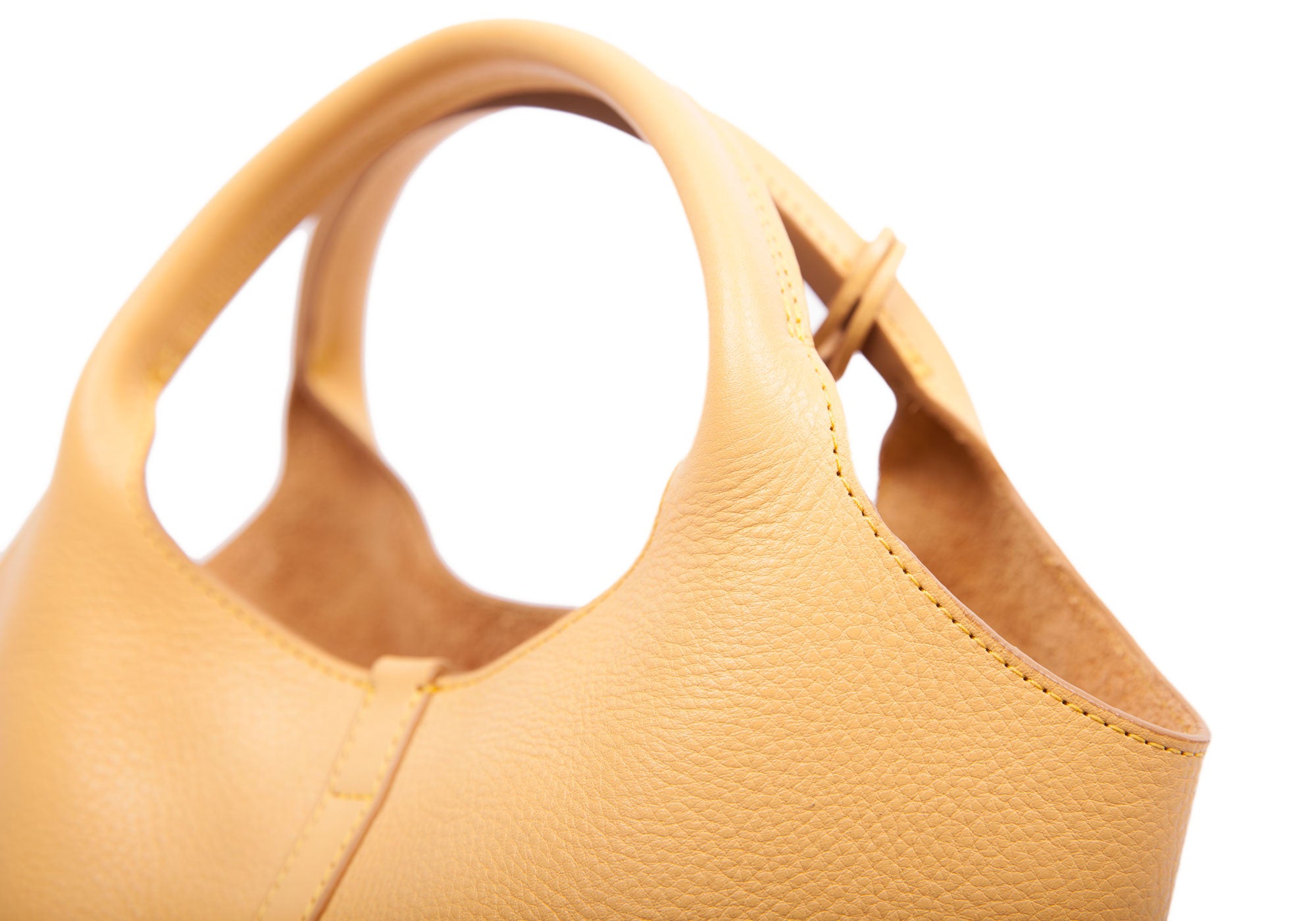 Top Leather Handle of The One-Piece Bag Ochre